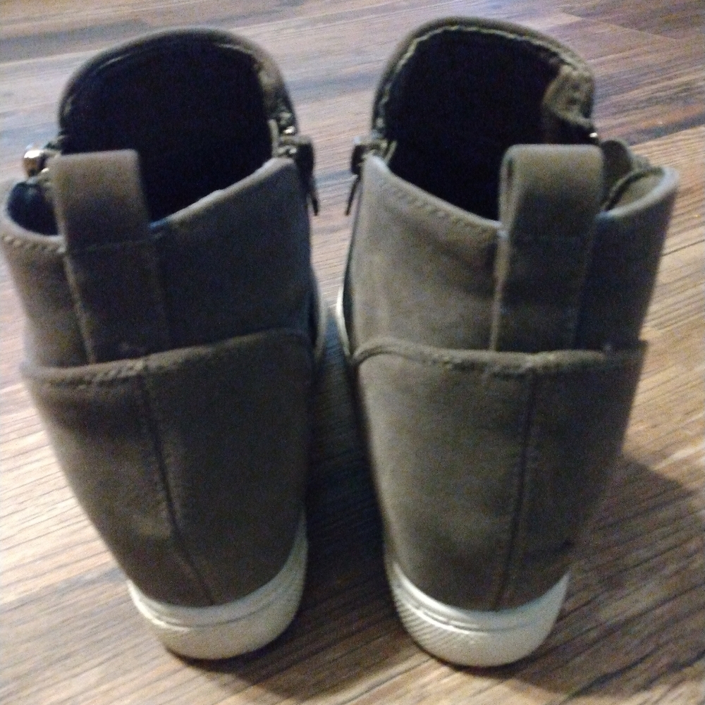 ๐๐๐ Outwoods size 8 Dark gray high top, zip up, tennis/casual shoes GUC - Picture 4 of 8
